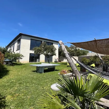 Climatisee Piscine Billard Ping-pong * Saint-Maximin (Gard)